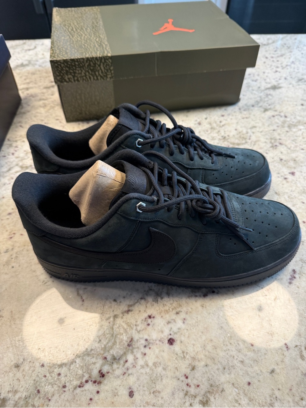 Nike Men's All-Black Low Top Sneakers - Picture 4 of 6